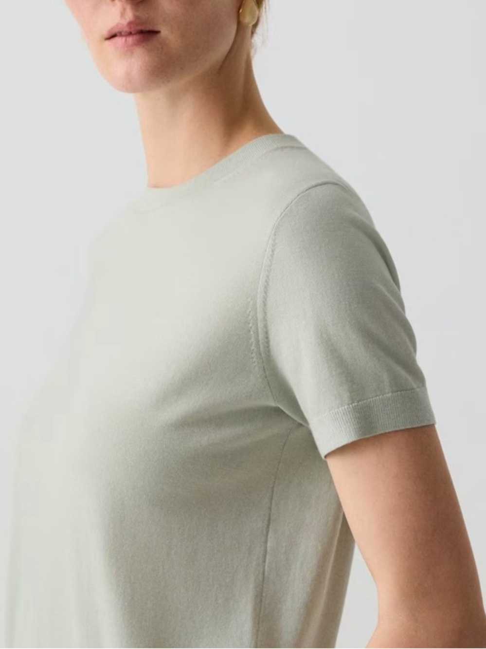 Theory Basic Tee in Regal Wool - Picture 4 of 7